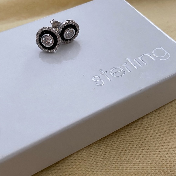 Elegant Sterling Silver 925: circular earrings with black stone accent. - Picture 7 of 9